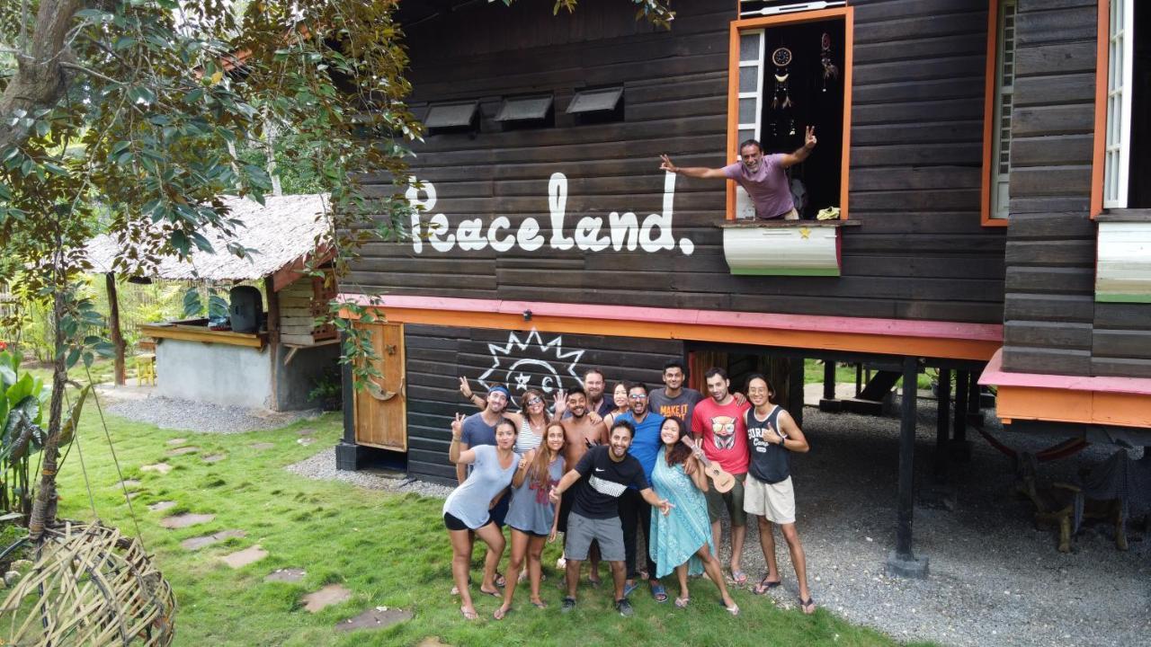 Peaceland Hostel Panglao-stad Buitenkant foto