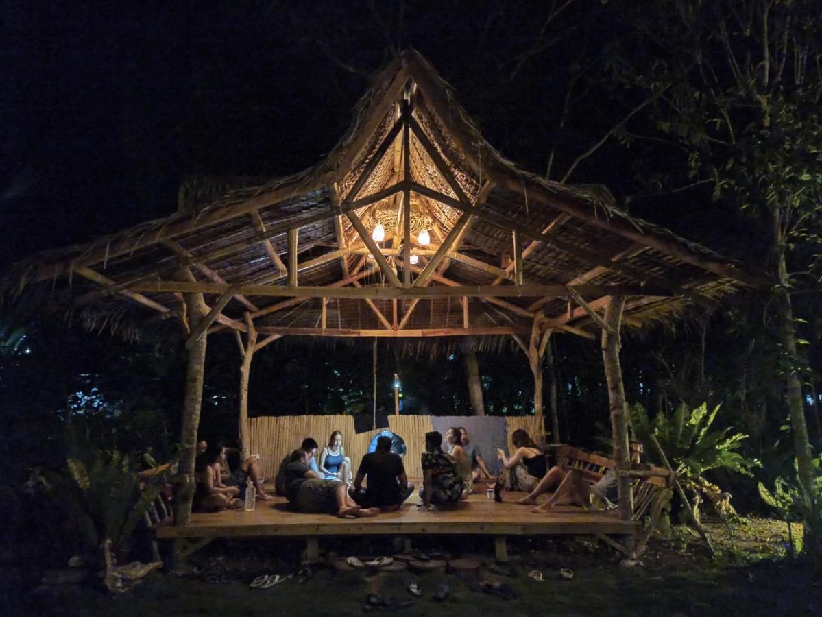 Peaceland Hostel Panglao-stad Buitenkant foto