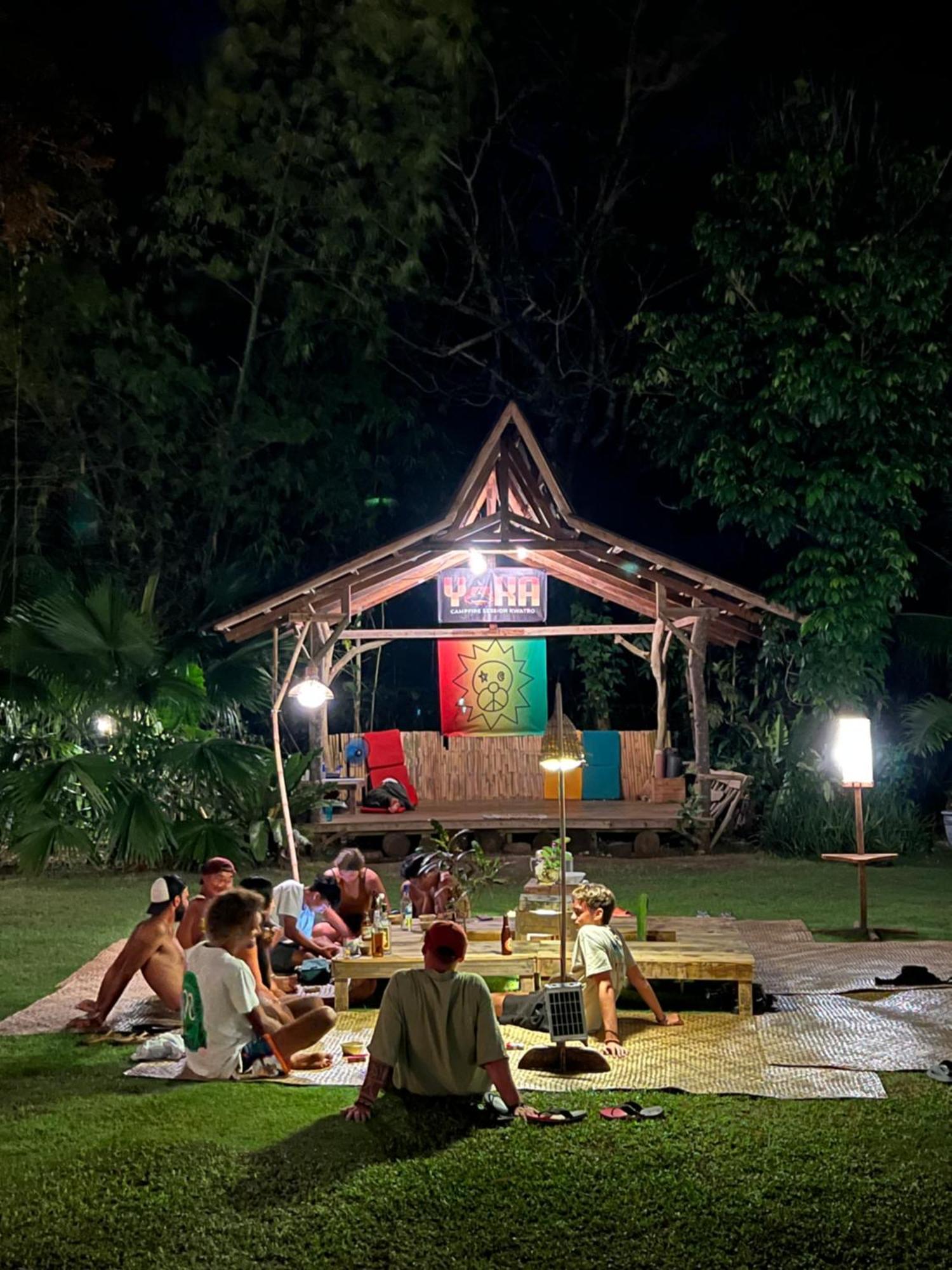 Peaceland Hostel Panglao-stad Buitenkant foto